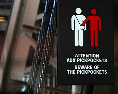 Pickpocket-Signs.jpg