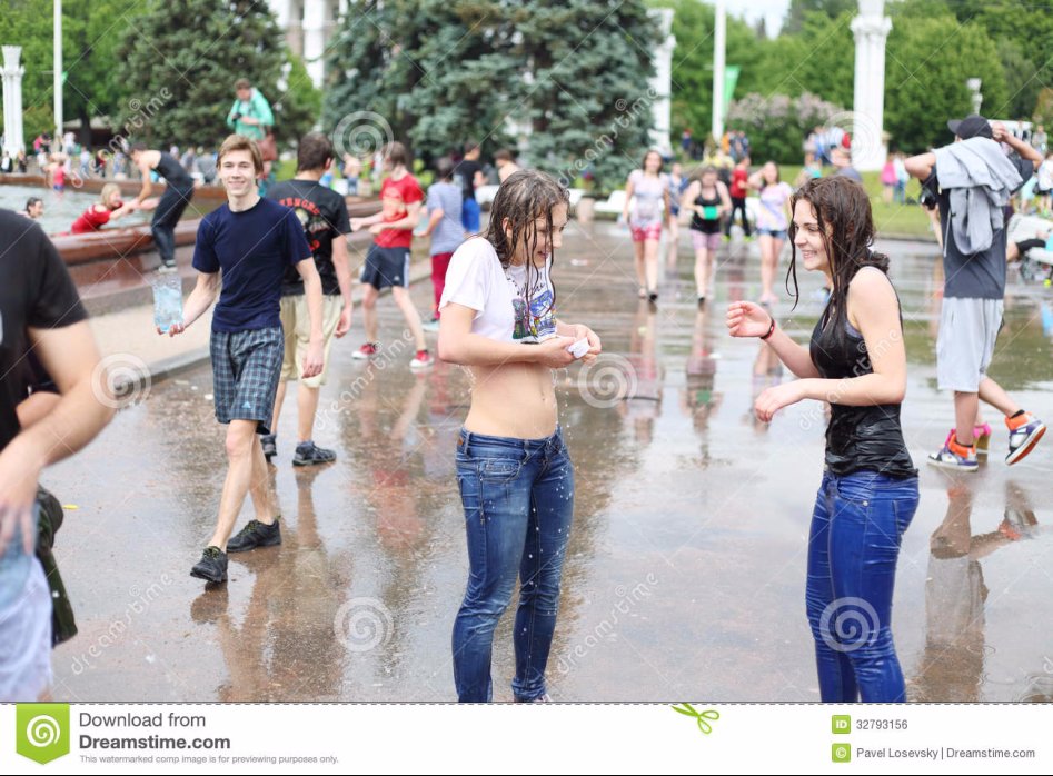 water-battle-flashmob-exhibition-center-moscow-june-fountain-friendship-peoples-june-moscow-russia-several-32793156.jpg