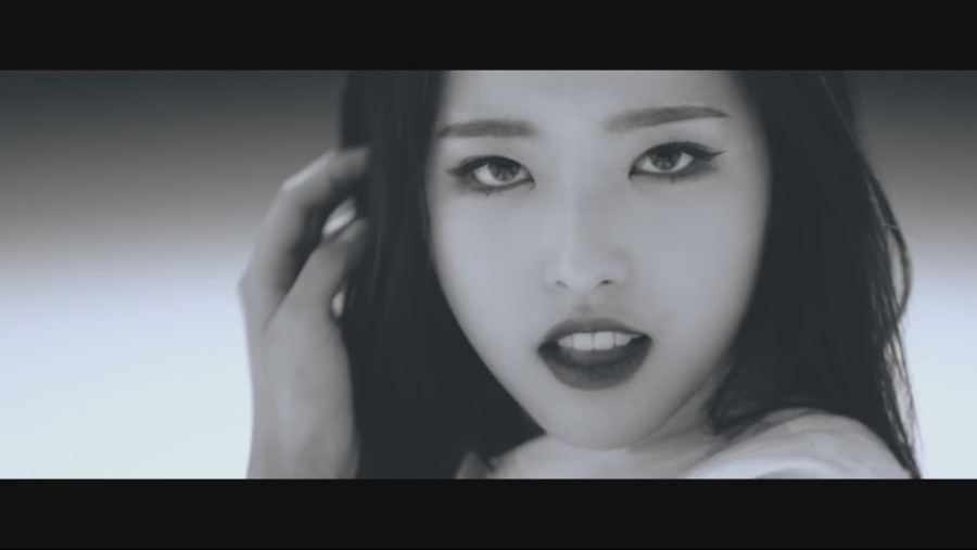 [MV] 이달의 소녀 (LOONA)  favOriTe 0000071030ms.png