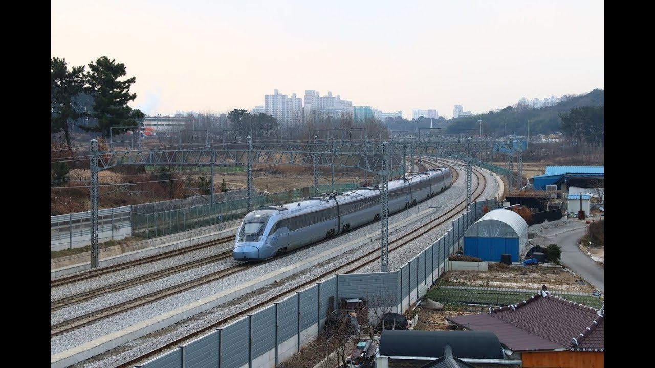 일본 열차 디자인 근황jpg