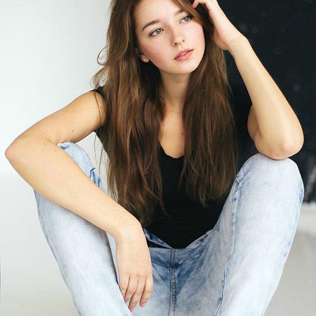 안젤리나 다닐로바 20세 19.jpg