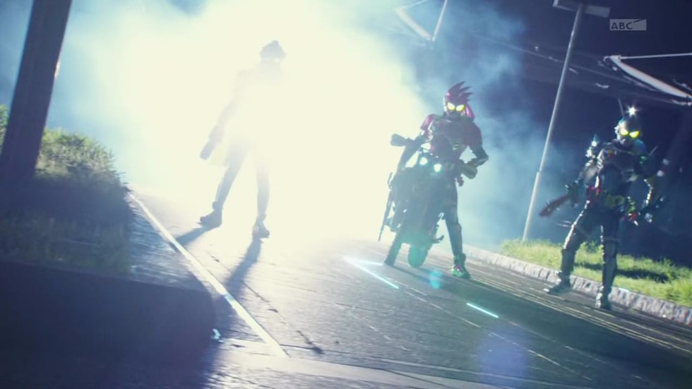 가면라이더 에그제이드 제 1화 I'm a 가면라이더!(스압)_22.jpg