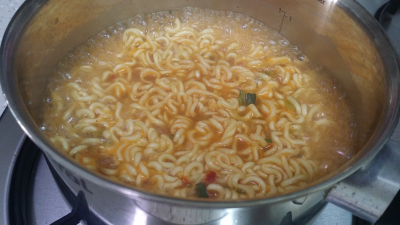 라면에 고추참치를 넣어 먹어봤어요_4.jpg