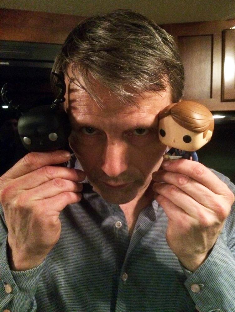 자기 피규어 인증하는 아조씨.jpg_3.jpg