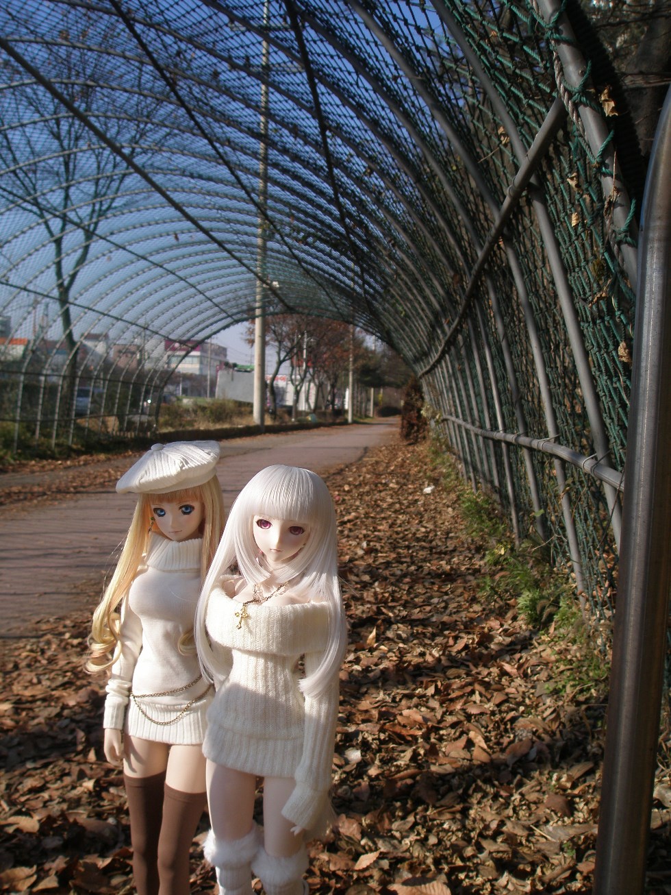 새로운 의상을 입히고 출사를 했습니다._4.jpg