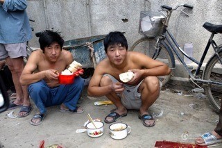 중국 노가다 아재들의 점심식사 변천사_8.jpg