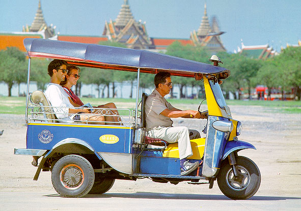 tuktuk-at-sanam-luang.jpg