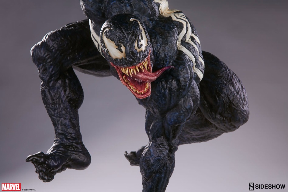 marvel-venom-premium-format-figure-300456-11.jpg