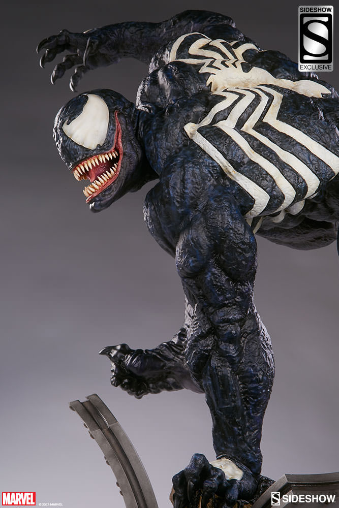 marvel-venom-premium-format-figure-3004561-03.jpg