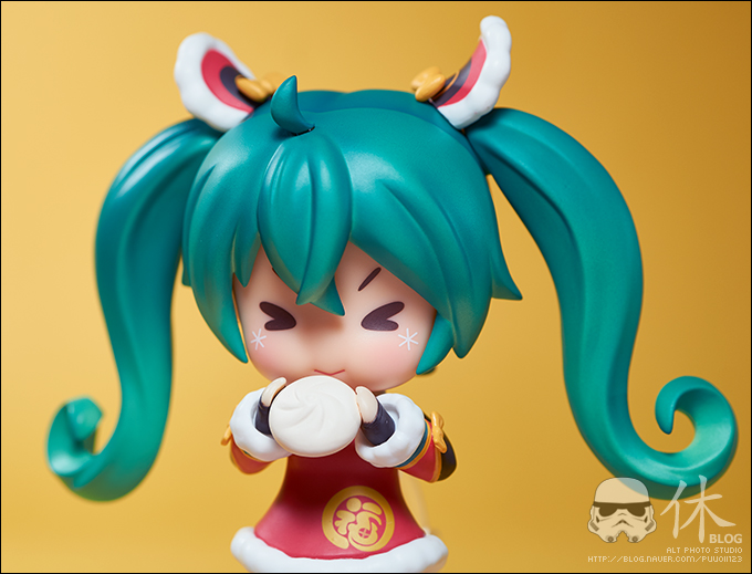 Nendoroid_lion_miku_18.jpg