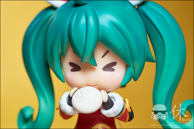 Nendoroid_lion_miku_19.jpg