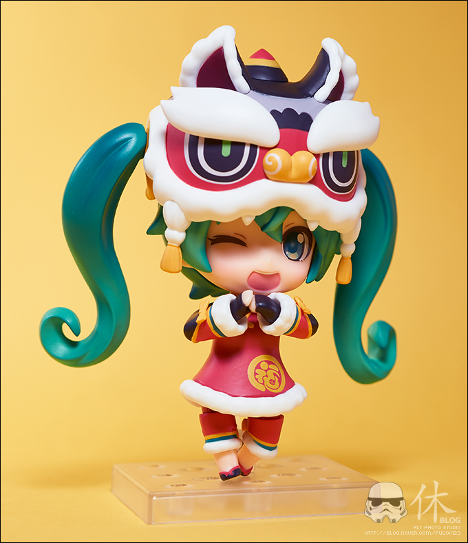 Nendoroid_lion_miku_32.jpg