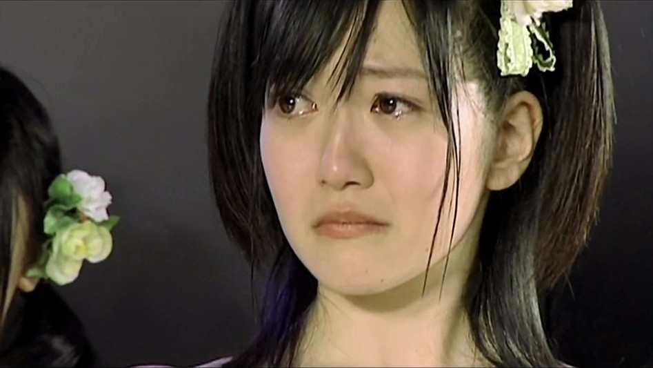 타치바나 아리스를 어깨 위에 태운 사토 아미나_1.jpg