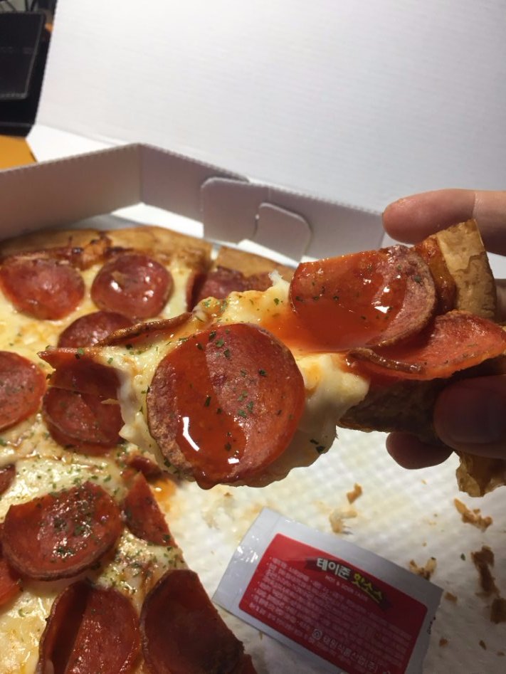 흔한 9900원짜리 동네 페퍼로니 피자_3.jpg