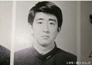 일본 아베신조총리 젊은시절_1.jpg
