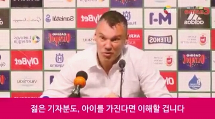 기자에게 일침을 가한 리투아니아 농구 리그 감독_7.jpg