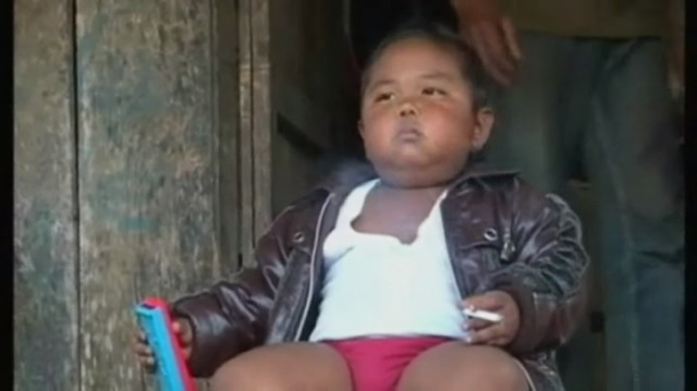 한때 인터넷에 유명했던 담배피는 꼬마 근황.jpg_2.jpg