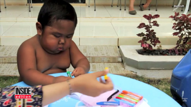 한때 인터넷에 유명했던 담배피는 꼬마 근황.jpg_7.jpg