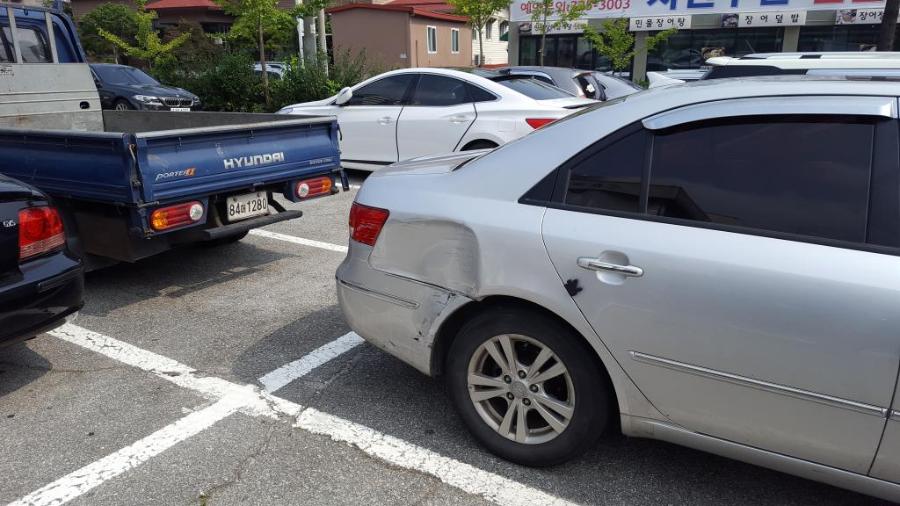 길거리 장인에게 도색을 맡긴 보배드림아재.jpg_1.jpg