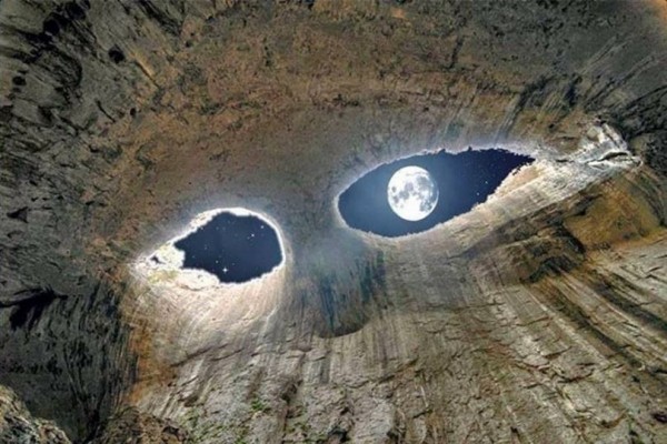 신의 눈이라 불리는 불가리아의 동굴5.jpg
