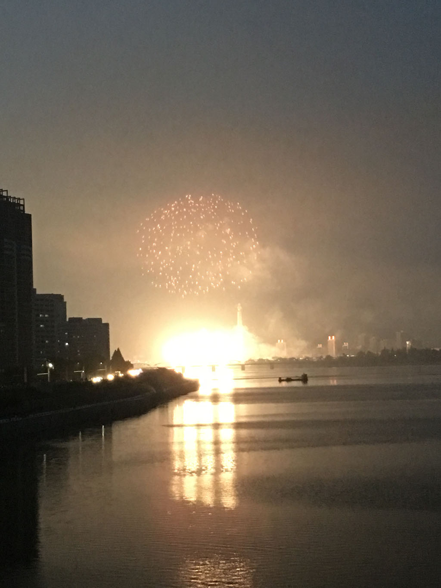 북한, ICBM급 발사 성공 축하 퍼레이드 위해 수천명 동원13.png