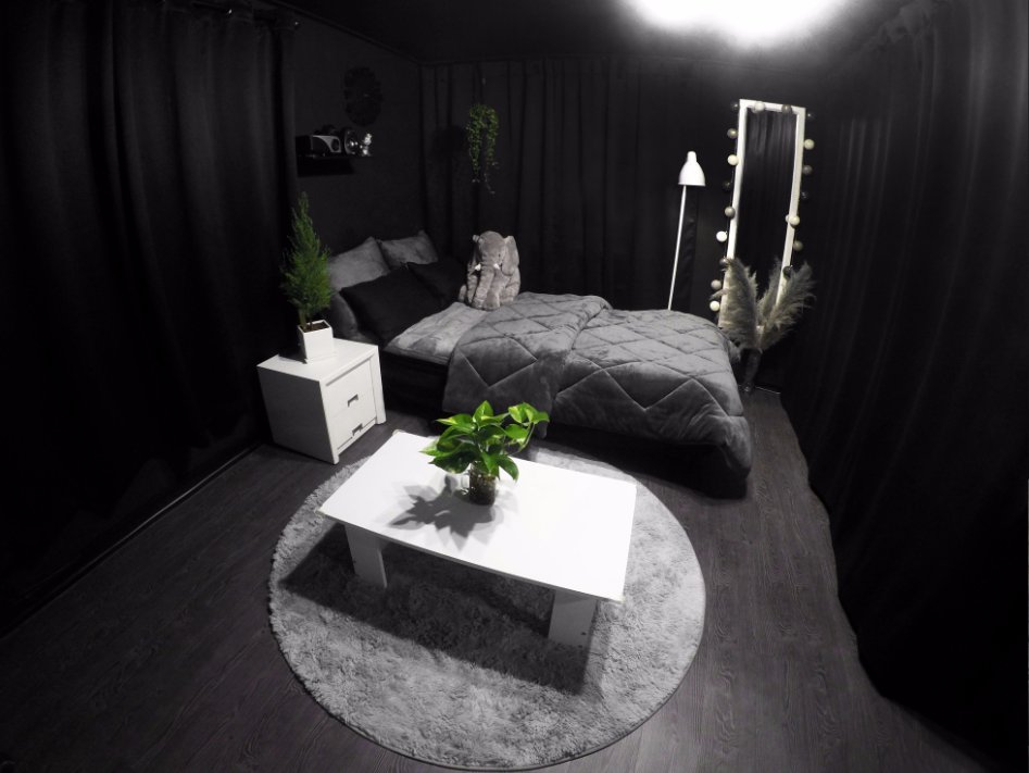 블랙 덕후가 꾸민 암흑의 방_7.jpg