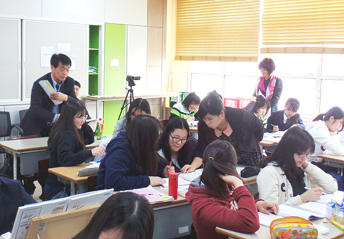 요즘 학교 책상..._4.jpg