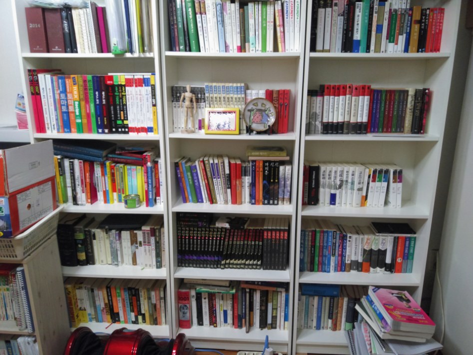 아직 어리숙한 30대의 방_2.jpg