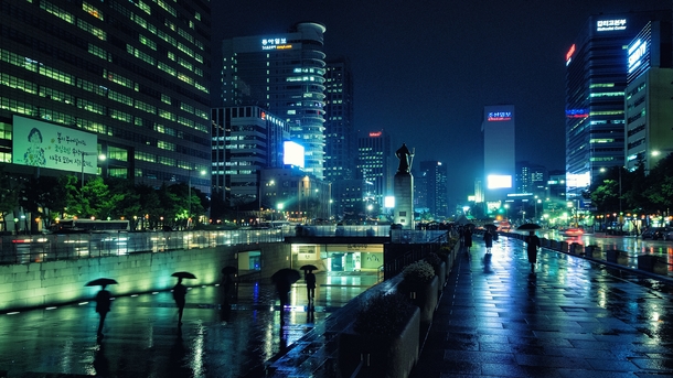 cyberpunk-scenery-during-the-rain-downtown-seoul-south-korea--83321.jpg