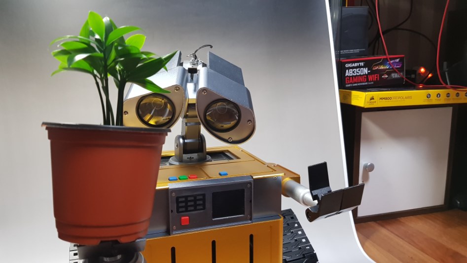 저의 방! 월e pc조립기념 라이젠2200g 및 T VIRUS 메인 구성!_6.jpg