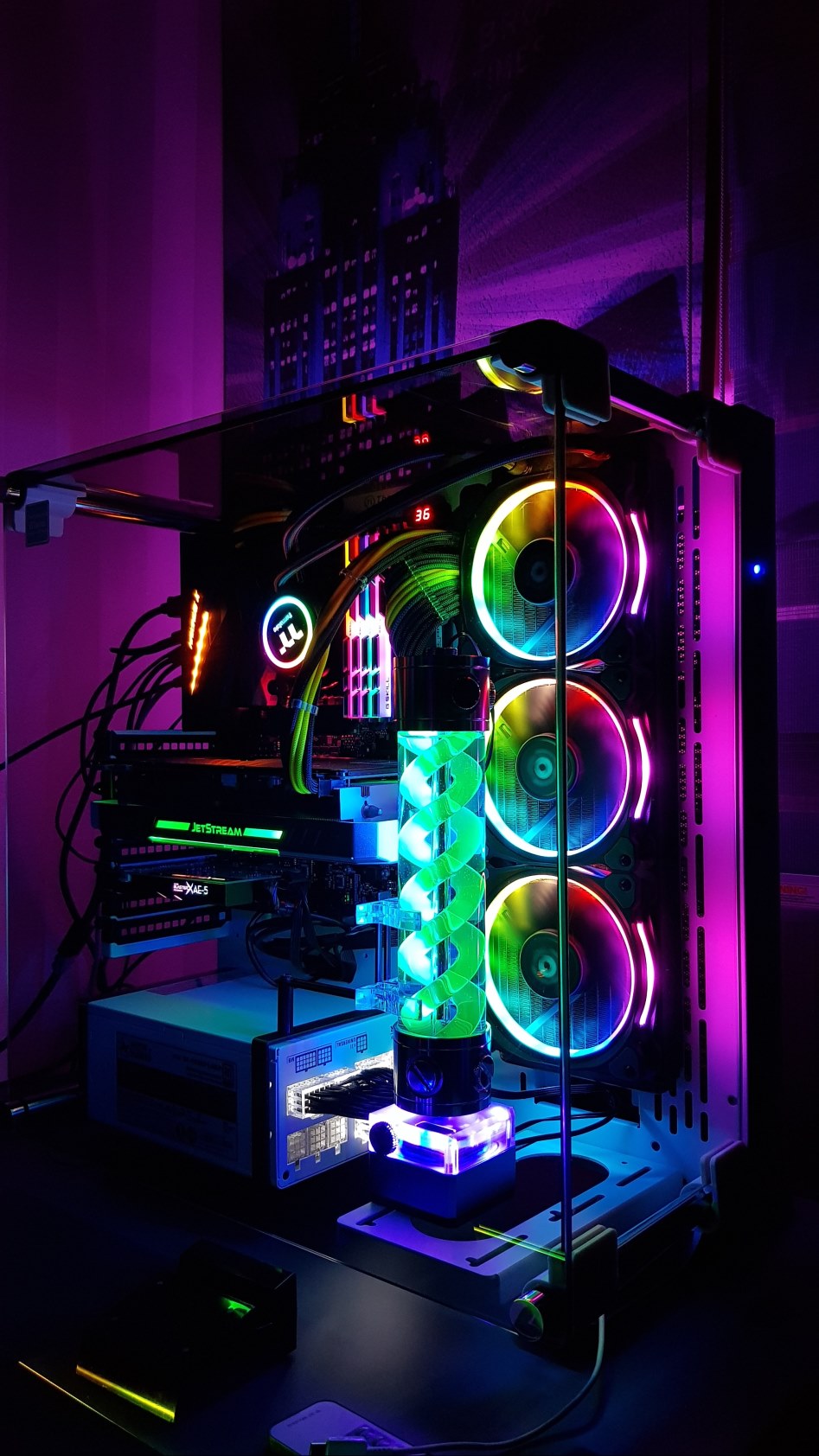 저의 방! 월e pc조립기념 라이젠2200g 및 T VIRUS 메인 구성!_2.jpg