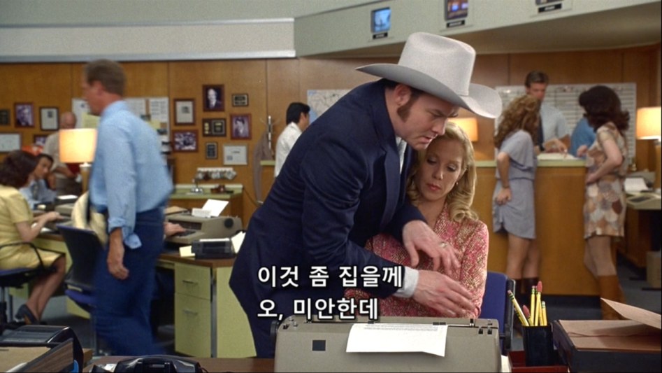 앵커맨 Anchorman.The.Legend.of.Ron.Burgundy.2004.BluRay.720p.X264-MySiLU.mkv_20180424_152300.860.jpg