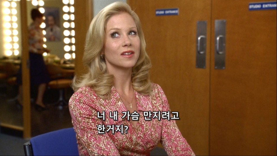 앵커맨 Anchorman.The.Legend.of.Ron.Burgundy.2004.BluRay.720p.X264-MySiLU.mkv_20180424_152315.940.jpg