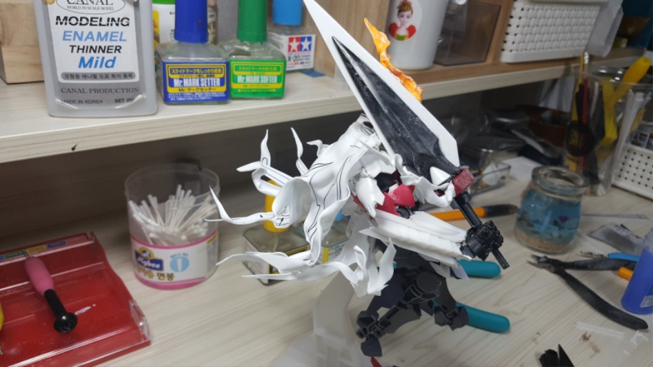 라스트워 건담 제작기_9.jpg