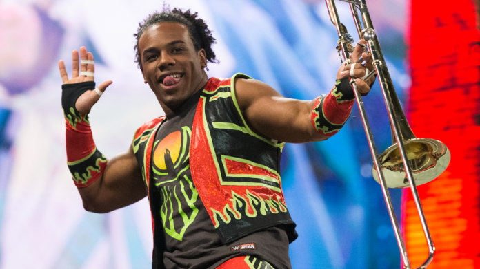 xavier-woods-696x391.png