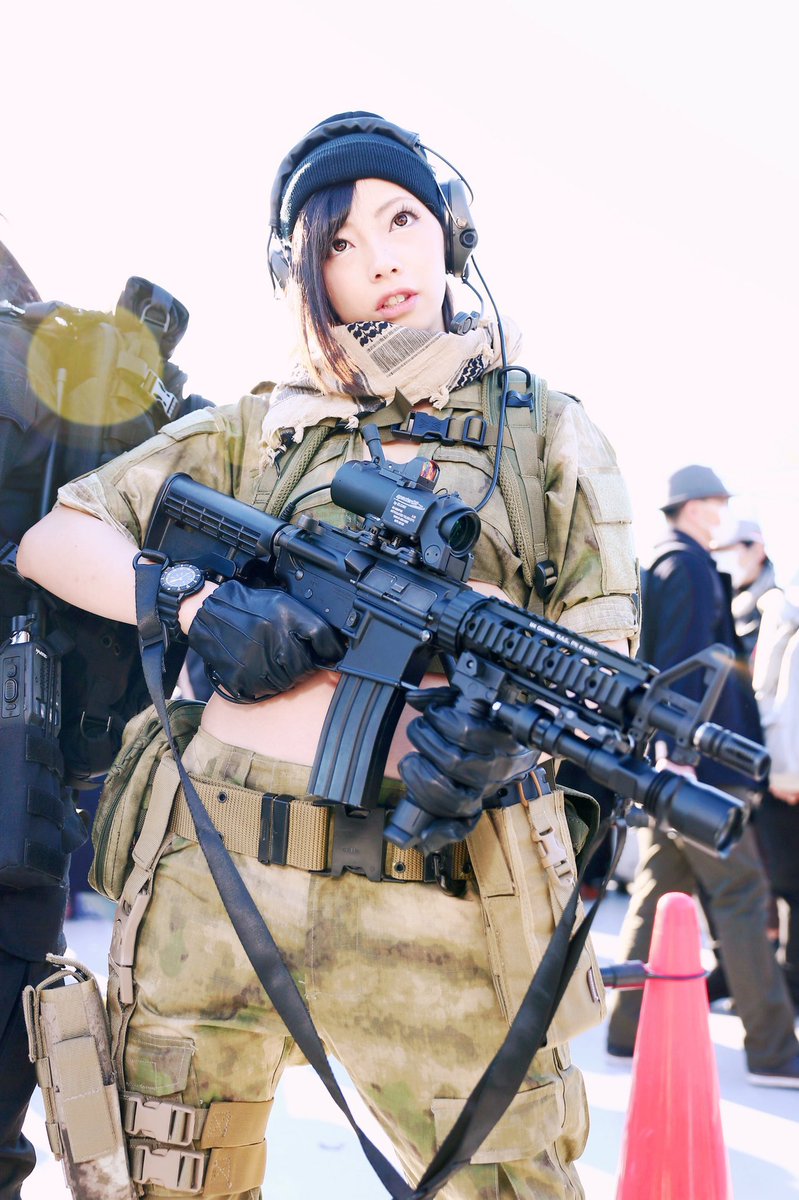 코스프레를 즐기는 호불호 일본인 전직 배우.jpg_3.jpg