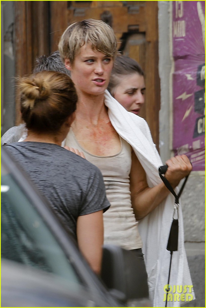 mackenzie-davis-terminator-set-09.jpg