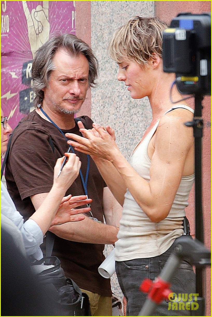 mackenzie-davis-terminator-set-24.jpg