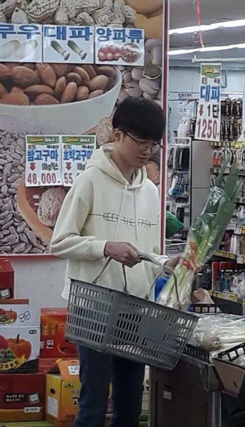 롤) 비주전된 페이커 근황.jpg_1.jpg