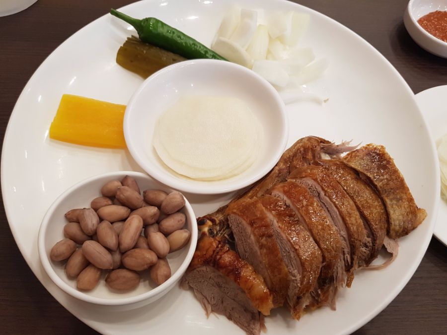 북경오리정식 오리구이 만두 모밀