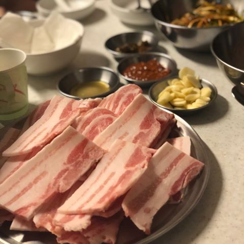 줄서서 먹는 냉동 삼겹살.jpg | 유머 게시판 줄서서 먹는 냉동 삼겹살.jpg | 유머 게시판 | 루리웹