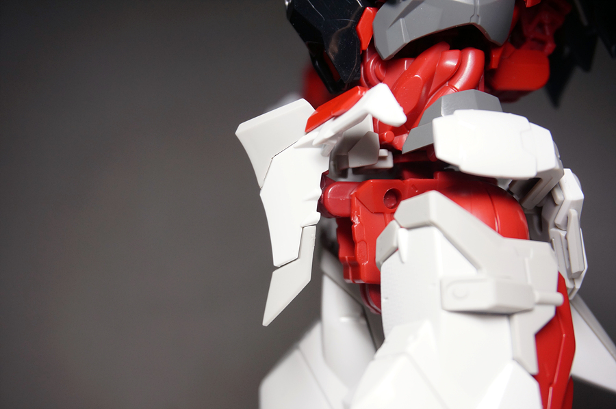 하이레졸루션 건담 아스트레이 레드프레임_24.jpg