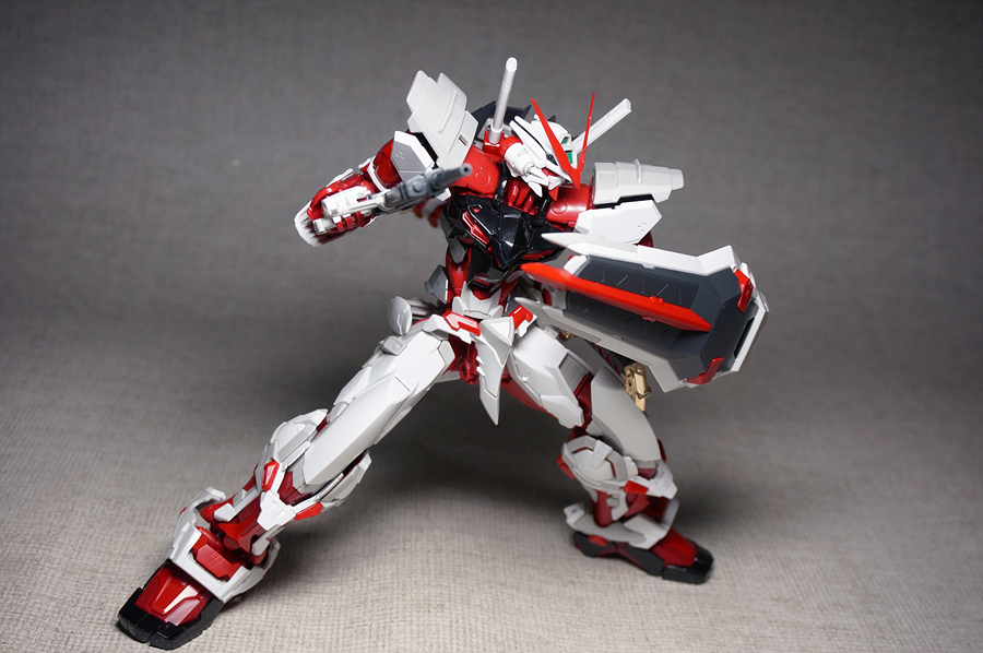 하이레졸루션 건담 아스트레이 레드프레임_42.jpg