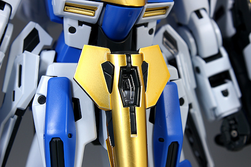 MG V2 어설트 버스터 건담 Ver.Ka 해외 리뷰 3 (스크롤 주의)_11.jpg