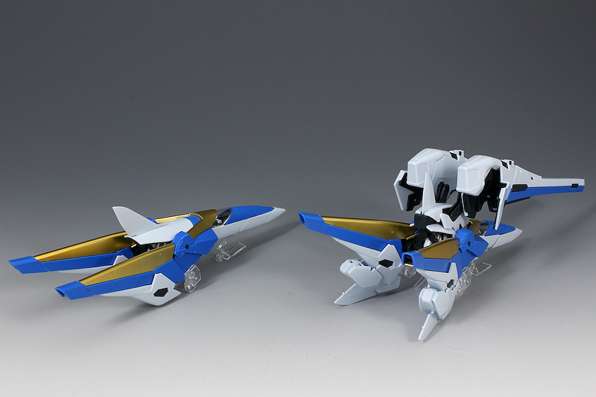 MG V2 어설트 버스터 건담 Ver.Ka 해외 리뷰 3 (스크롤 주의)_16.jpg