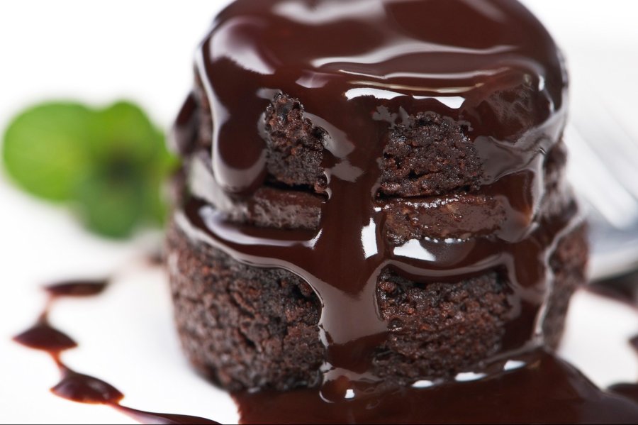 2013-Warm-chocolate-cake.jpg