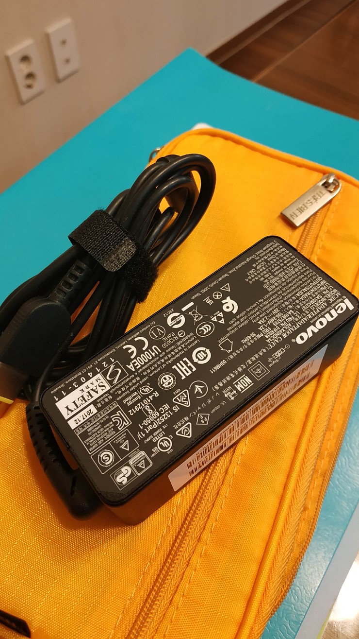 3구 전원코드를 8자 코드로 바꿀 수 있을까요?_2.jpg