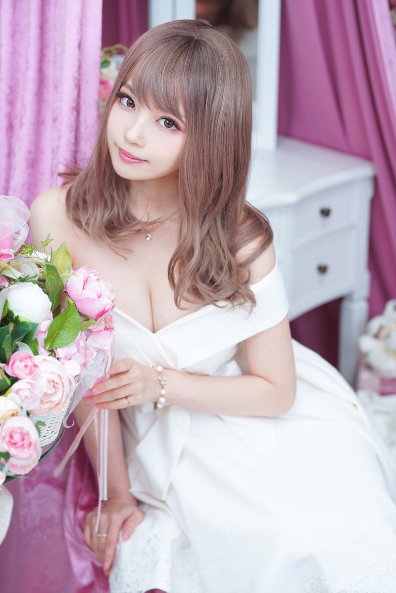 일본의 E컵 코스녀.jpg_22.jpg