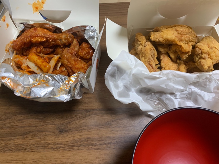 꼬르륵 치킨 양념반 후라이드반 | 음식 갤러리 꼬르륵 치킨 양념반 후라이드반 | 음식 갤러리 | 루리웹