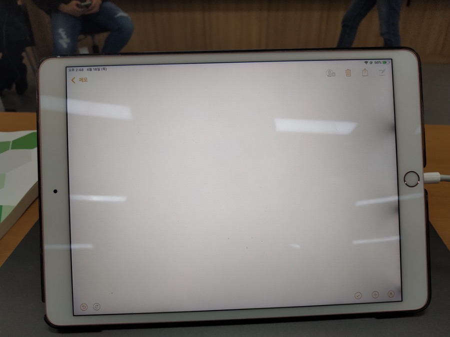 아이패드 프로 10.5 화이트스팟 리퍼 관련 질문입니다_1.jpeg